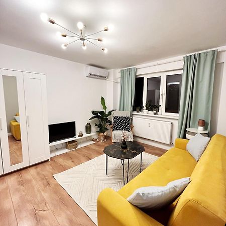 Lola'S Apartament Close To City Center Букурещ Екстериор снимка