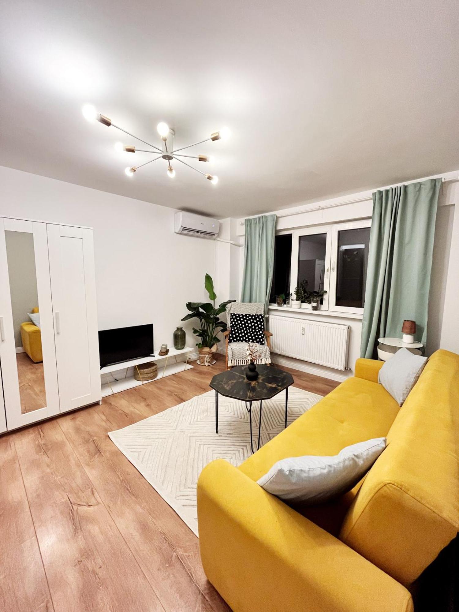 Lola'S Apartament Close To City Center Букурещ Екстериор снимка